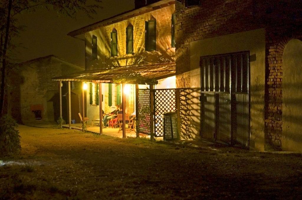 Casa Dell' Abbondanza B&B Agriturismo Vigoleno Экстерьер фото