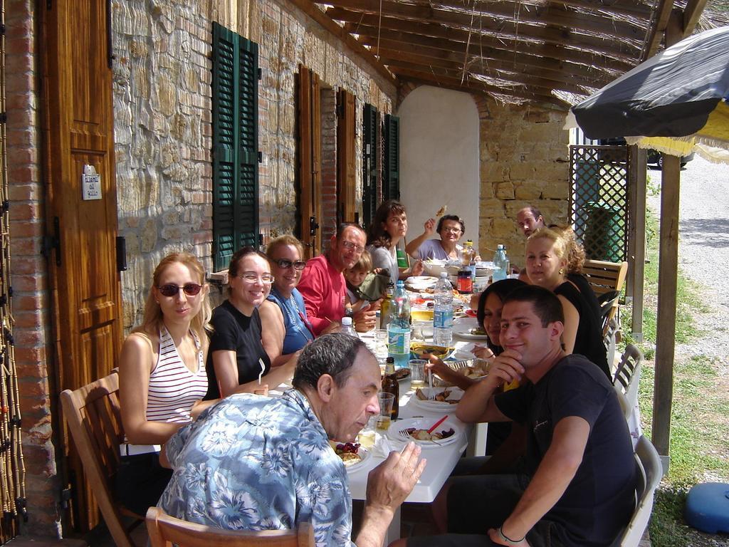 Casa Dell' Abbondanza B&B Agriturismo Vigoleno Экстерьер фото